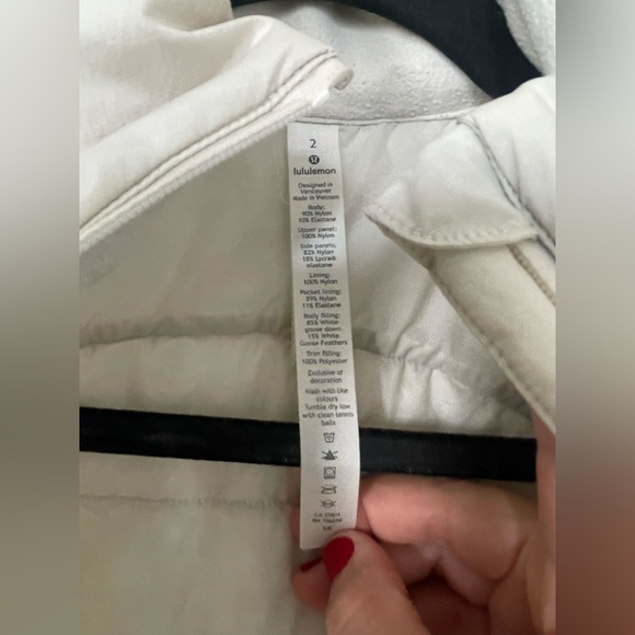 Lululemon down for it all vest - Picture 6 of 9